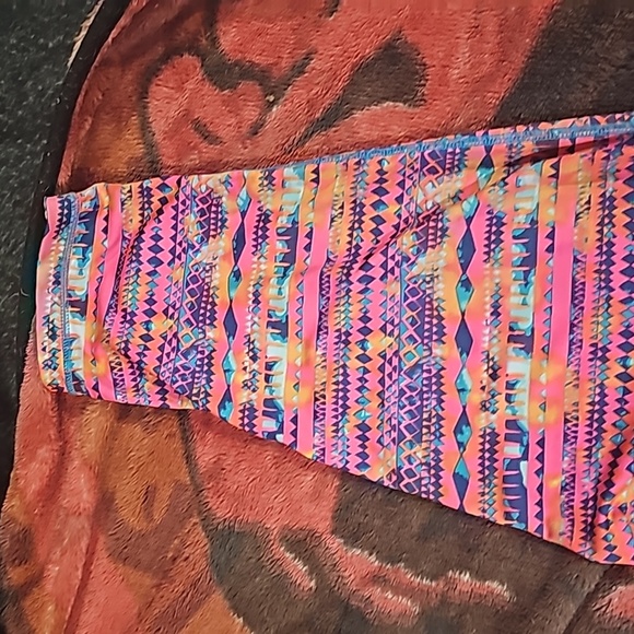 Essenza Leggins.  Very Colorful 3xl workout material 💪 - Picture 3 of 5